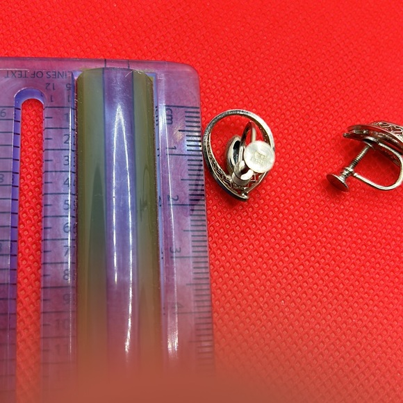 Titan Vintage Silver/Hematite (screw back) Earrings - Picture 9 of 11